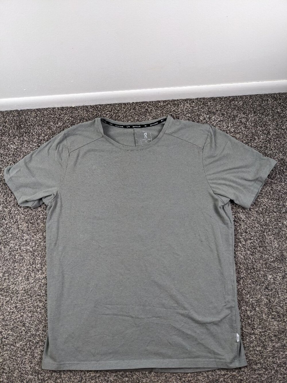 On Cloud On-T Shirt Mens 2XL Performance Workout Athlesiure Gym Walking